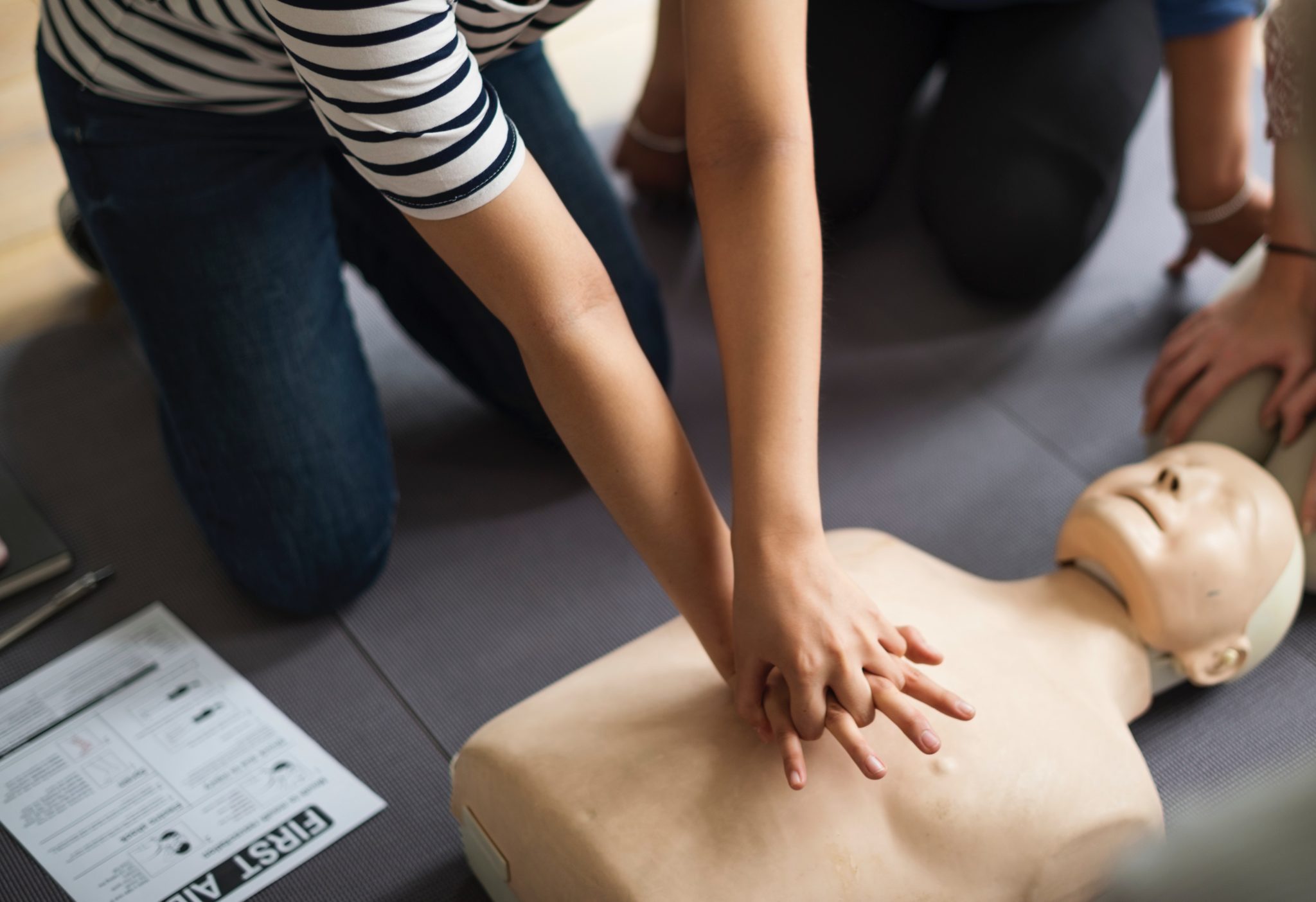 Aid Assistance Cardiac Arrest 1282317